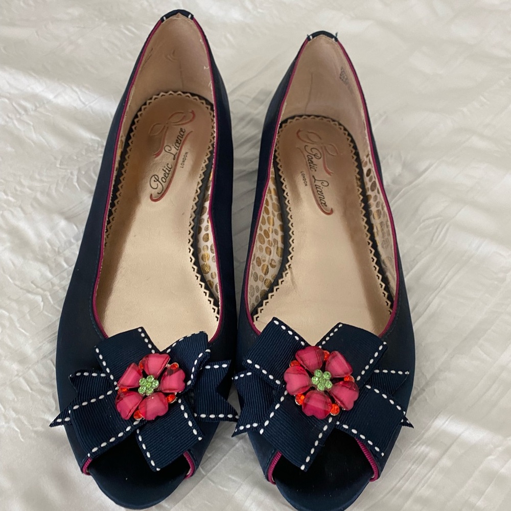 Poetic License size 8